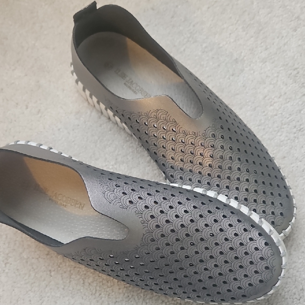Ilse Jacobsen Perforated Metallic Gray Slip-On Shoes